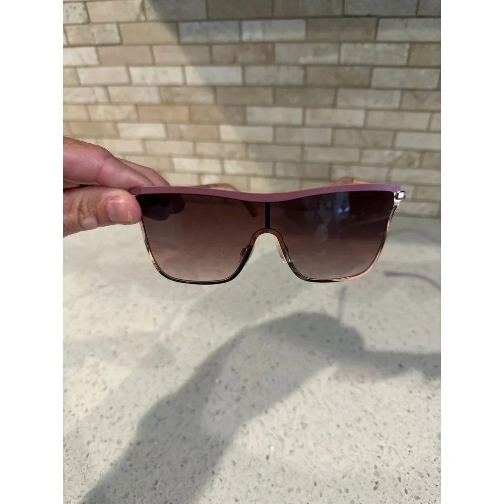 Jessica Simpson Chic Metal Square Shield Sunglasses‎ in Rose Gold & Rose